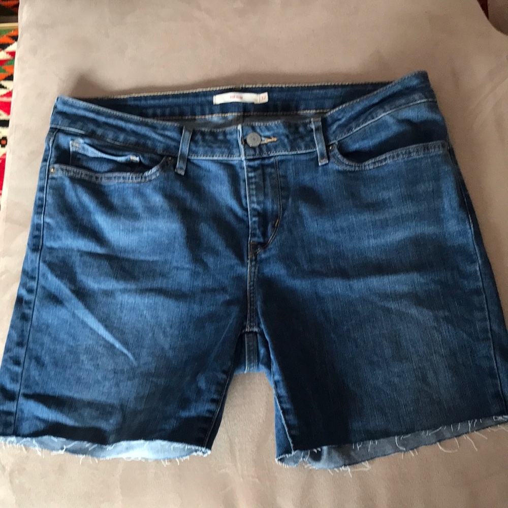 Levi’s shorts